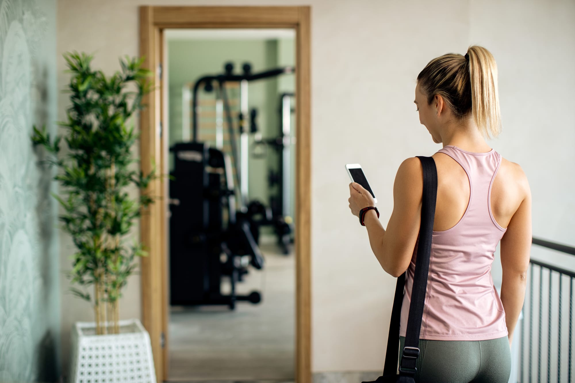 Member using the SyncSpot app in a studio
